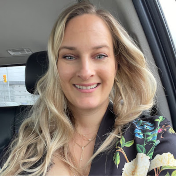 Meet your Posher, Krista - Picture 1 of 1